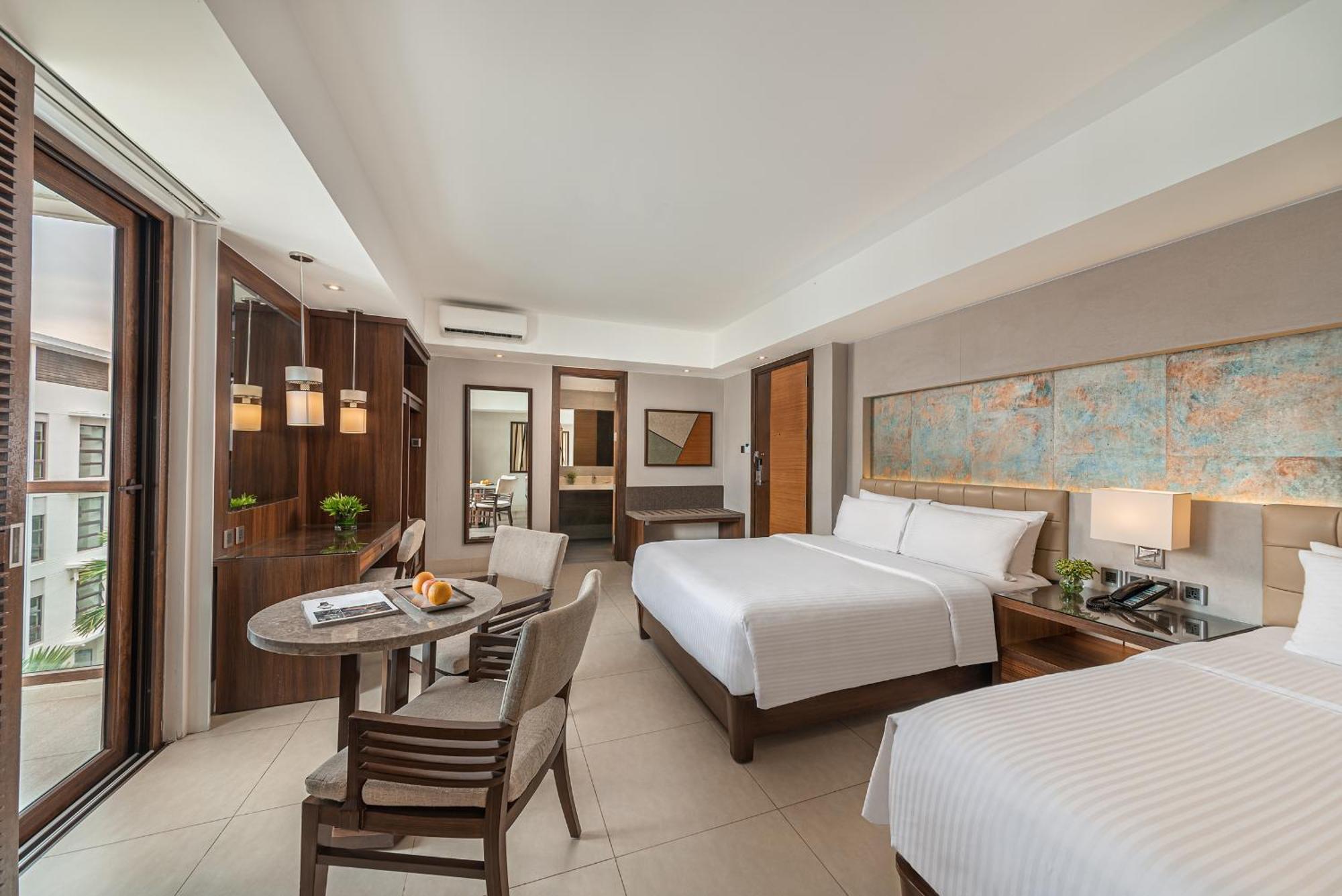 Henann Prime Beach Resort Balabag  Exteriér fotografie Deluxe Family Room
