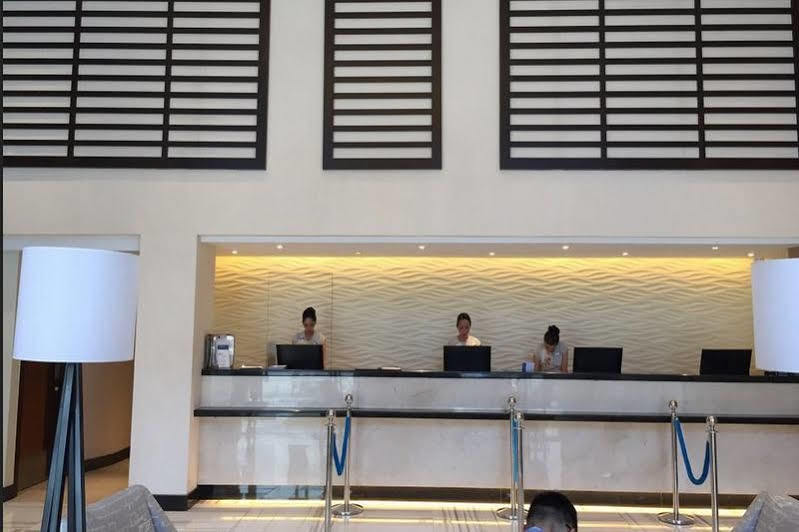 Henann Prime Beach Resort Balabag  Exteriér fotografie Check-in counters at the airport
